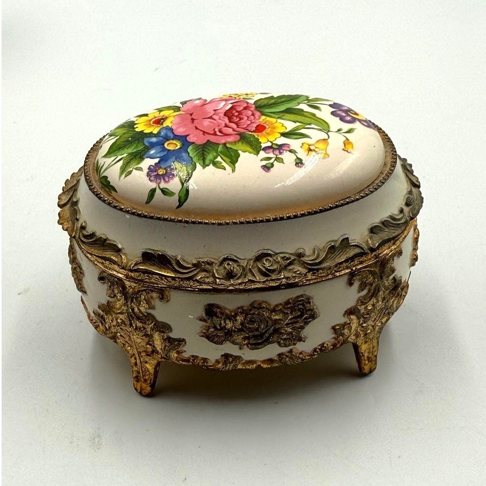 Vintage Sankyo Japan Musical Jewelry Box Floral Gold Tone Filigree Footed Oval